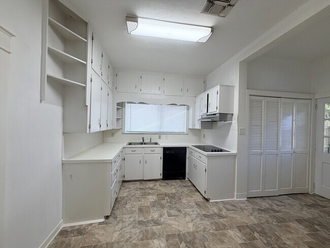 Foto del edificio - 216 W Market St