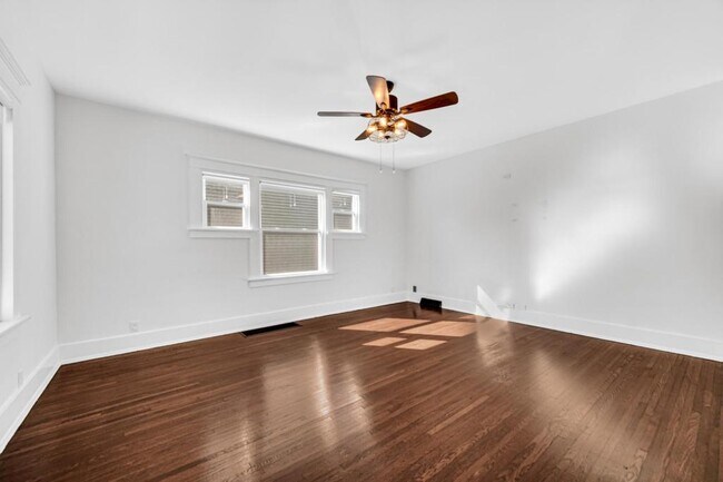 Foto del edificio - 308 N Jefferson St