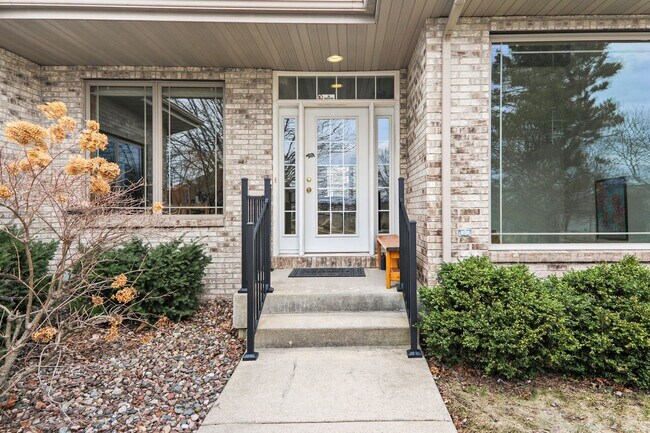 Foto del edificio - 9621 Shadow Wood Dr