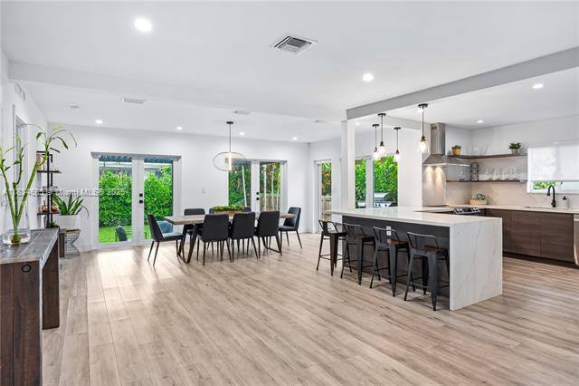 Foto del edificio - 9008 Emerson Ave