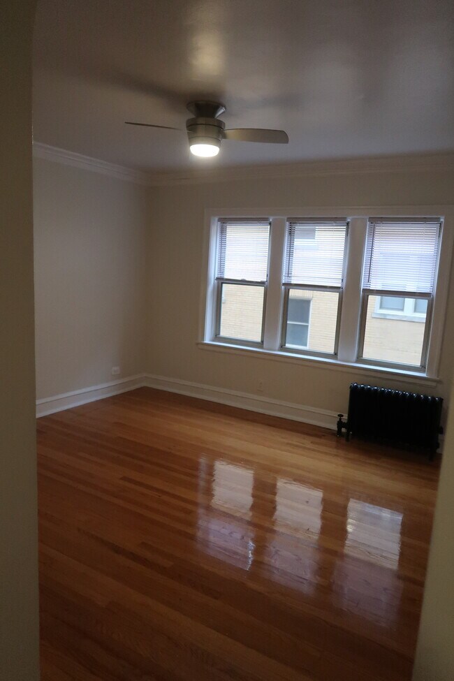 Foto del edificio - 4507 N Keeler Ave