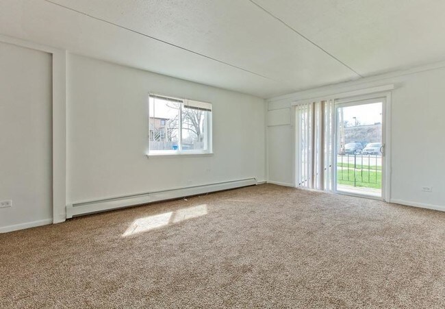 Building Photo - 10 W 137th ST