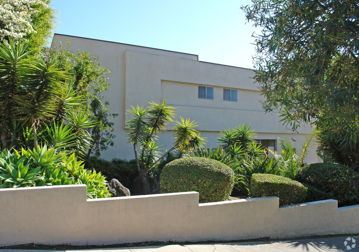 Foto del edificio - 10350 Almayo Ave