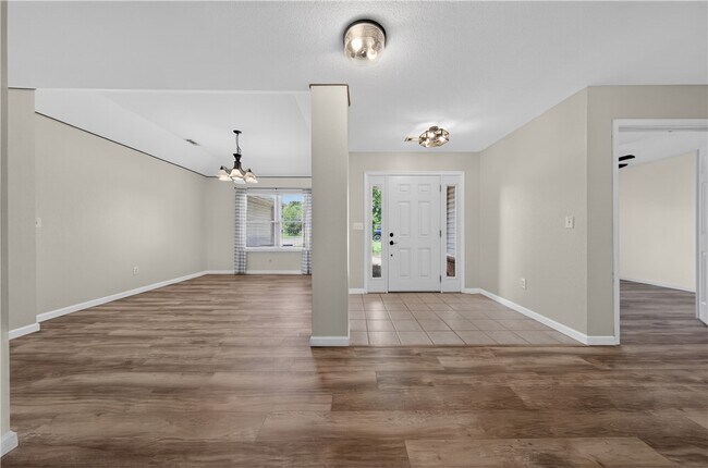 Building Photo - 903 Tyra Ln