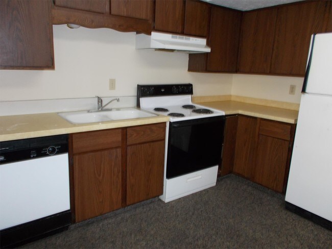 Building Photo - 643 Kennedy Dr