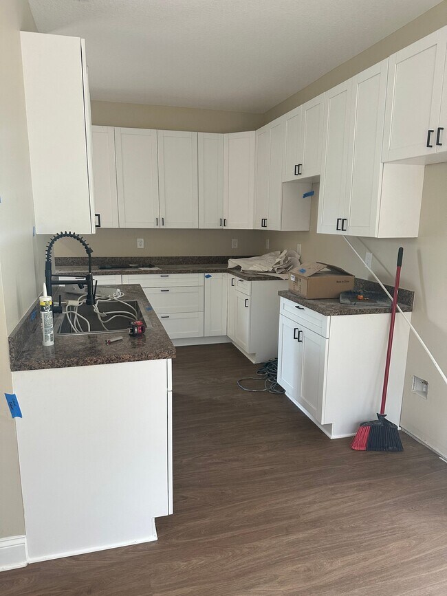 Foto del edificio - 2247 Parkin Rd