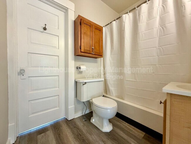 Foto del edificio - 1242 Davis Ave NW