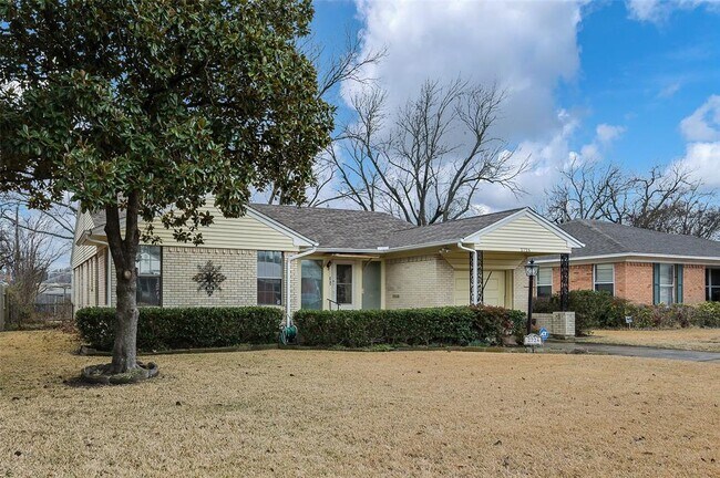 Foto del edificio - 2726 Crest Ridge Dr