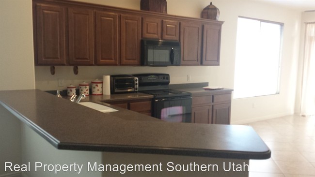 Foto del edificio - 3 br, 2 bath House - 3756 Canyon Crest