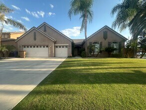 Building Photo - 11605 Sangrado Dr