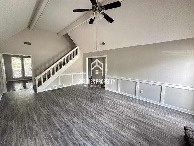 Foto del edificio - 6548 Birch Hollow Dr