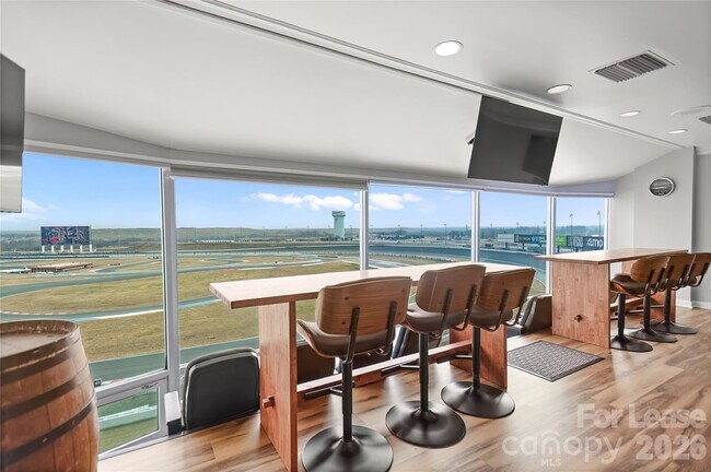 Foto del edificio - 4721 Morehead Rd