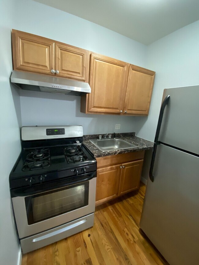 Foto del edificio - 7456 N Greenview Ave