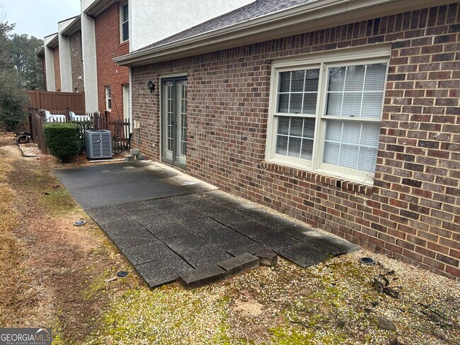 Foto del edificio - 250 Cleveland Rd