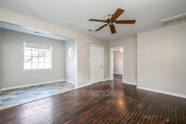 Building Photo - 995 Winward Rd