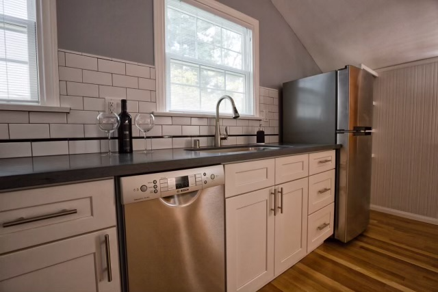 Foto del edificio - 4435 Ledge Ave