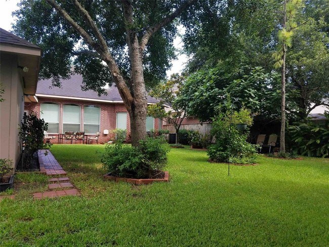 Building Photo - 1143 Azalea Bend