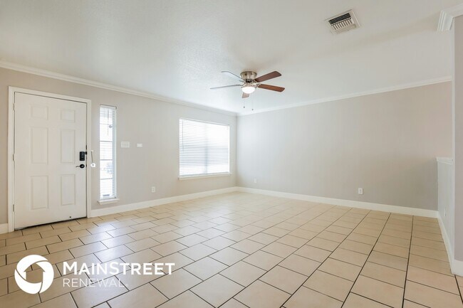 Foto del edificio - 6815 Meadow Ash Dr