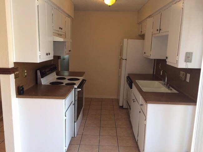 Building Photo - 7713 Meadowview Ln