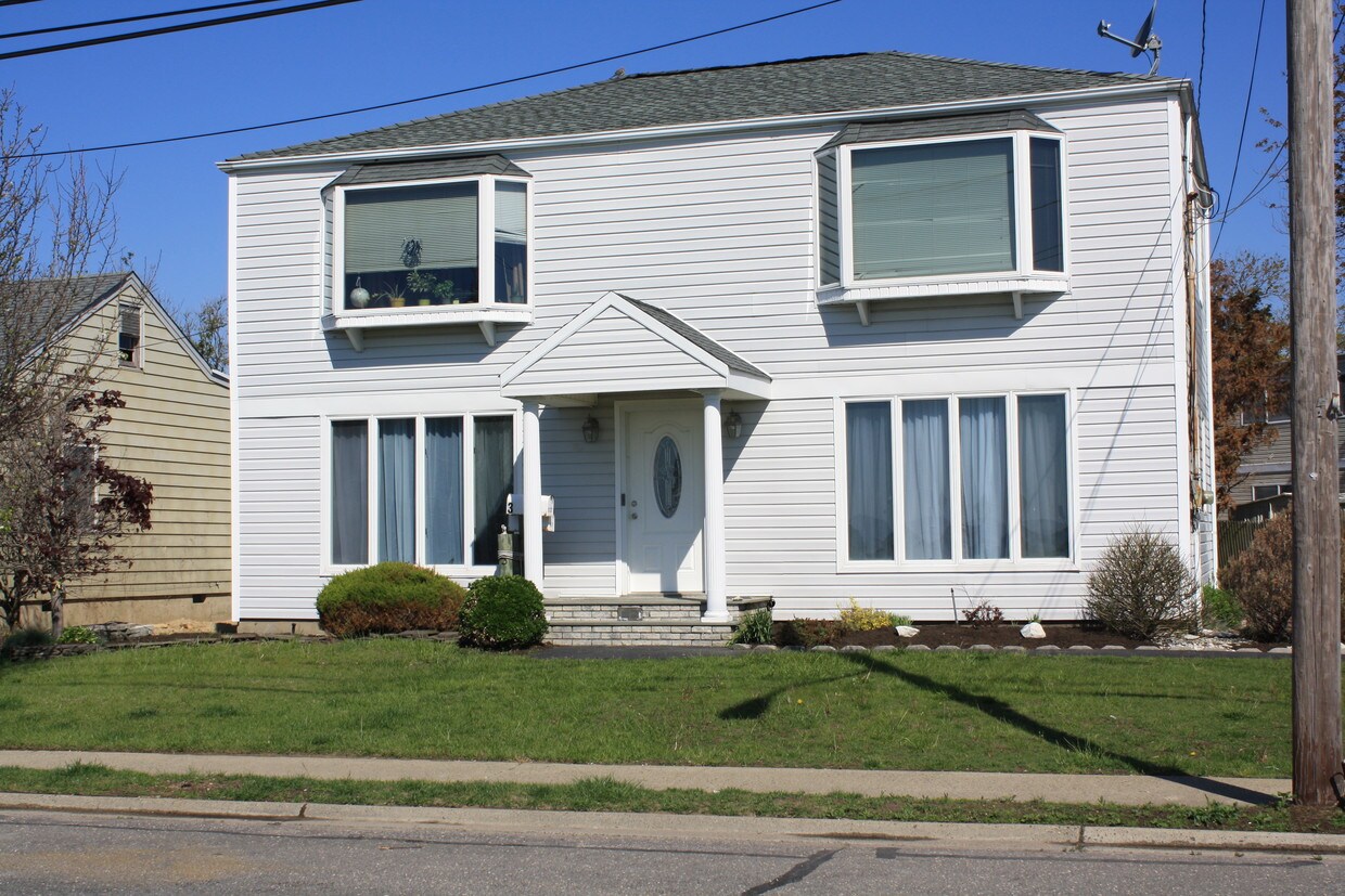 3 Milton Rd, Babylon, NY 11702 3 Milton Rd Babylon, NY Apartments