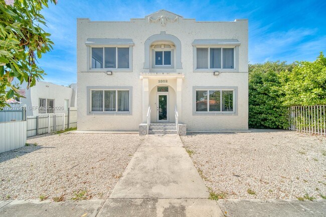 Foto del edificio - 2352 SW 5th St