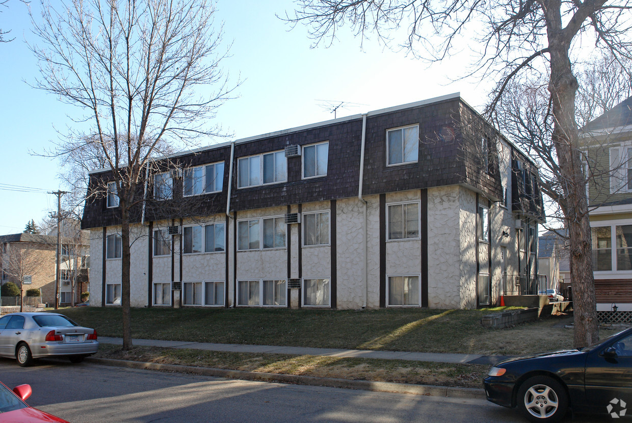 Building Photo - 2801 Girard Ave S