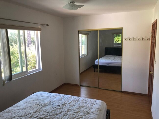 Bedroom - 1054 E Providencia Ave
