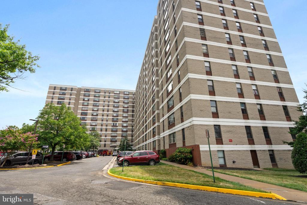 Foto principal - 4600 Duke St