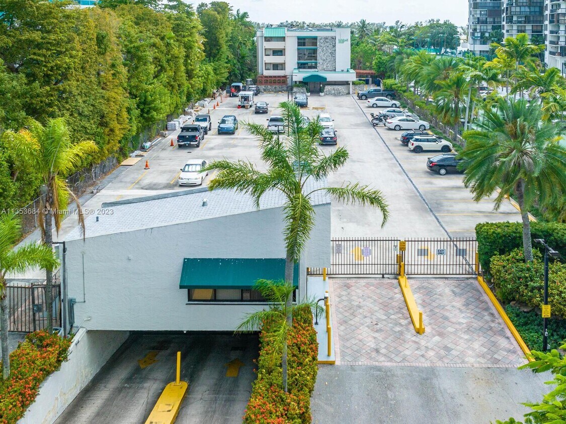 Foto principal - 2201 Brickell Ave