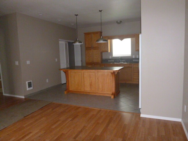 Building Photo - 2bd 1ba house