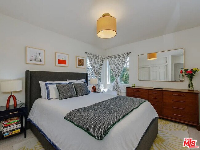 Foto del edificio - 3349 Fay Ave