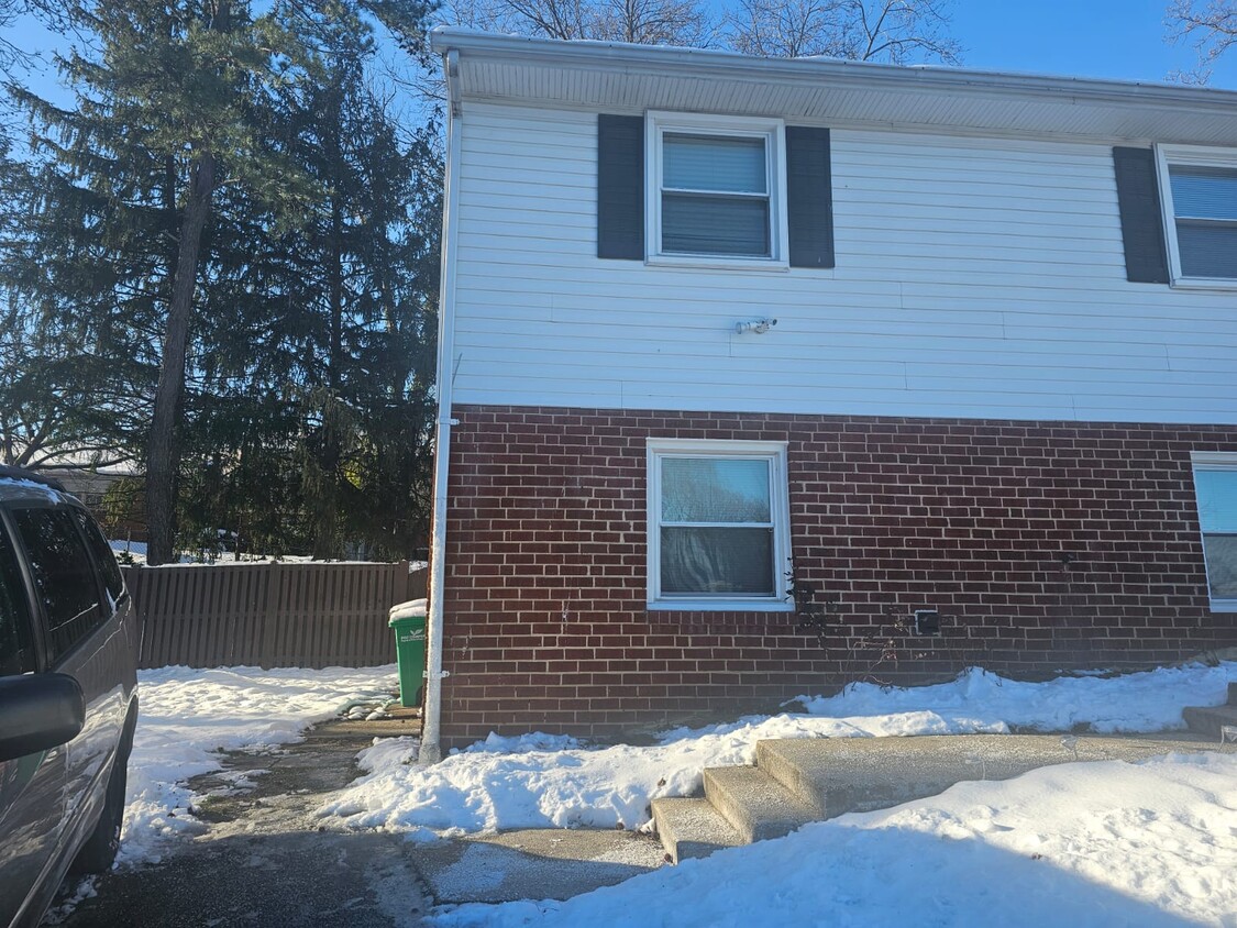 Primary Photo - 10800 Joyceton Ct