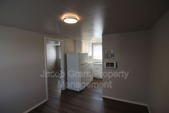 Foto del edificio - 4719 Yellowstone Ave