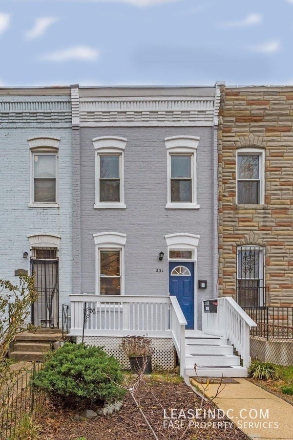 Building Photo - 231 K St NE