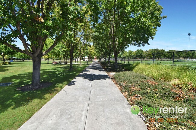 Foto del edificio - Beautiful 4 Bedroom Windemere Home on Corner Lot