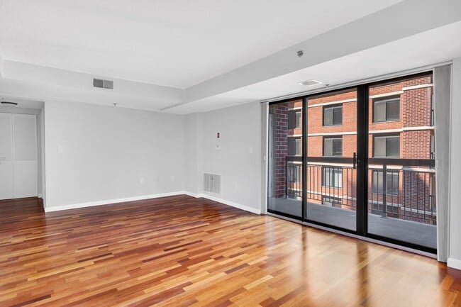 Building Photo - 759 2nd St