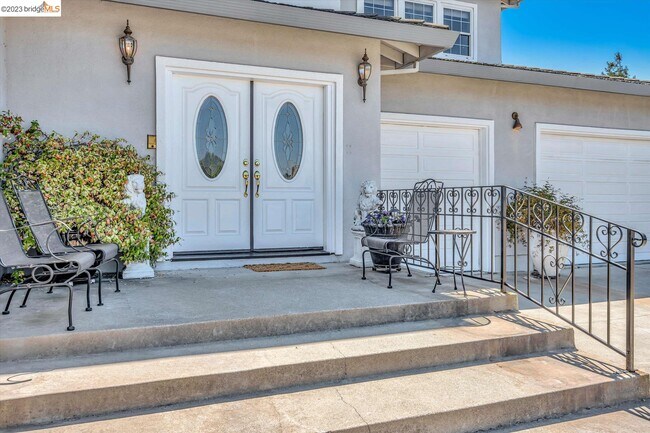 Building Photo - 2 N Rancho Ct