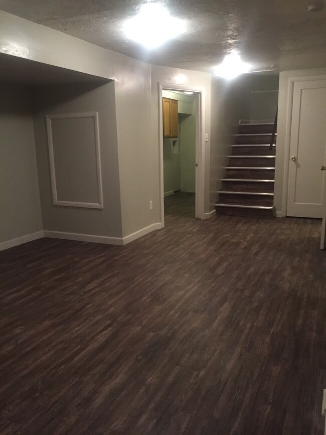 Building Photo - 690 Holbrook Drive