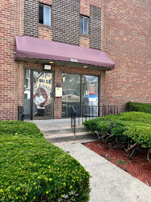 89 S Whitney St Unit AA2, Hartford, CT 06106 Apartment for Rent in