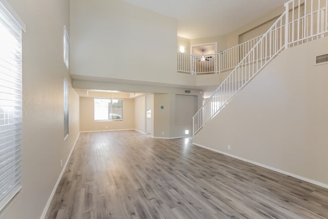 Building Photo - 4537 E Tanglewood Dr