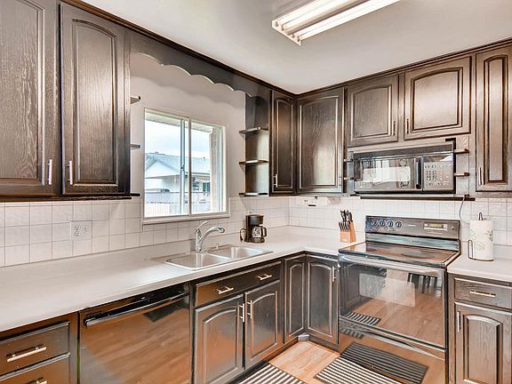 Building Photo - 4662 S Badger Ct