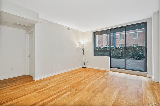 Building Photo - 106-20 70th Ave