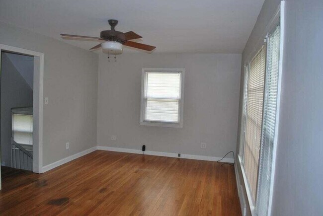 Building Photo - 506 Emerson Dr
