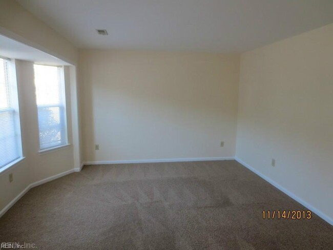 Building Photo - 108 Heather Way