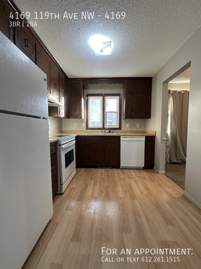 Foto del edificio - 4169 119th Ave NW