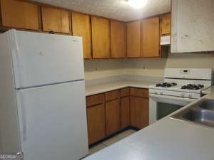 Foto del edificio - 305 River Oak Dr
