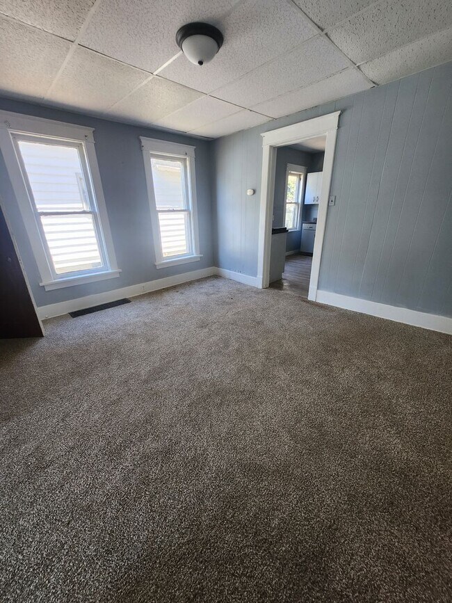 Foto del edificio - Lower 3 bedroom unit