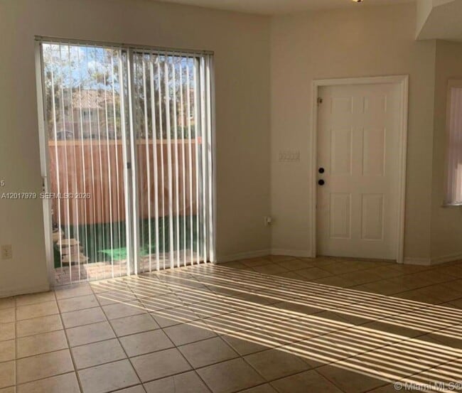 Foto del edificio - 772 SW 106th Ave