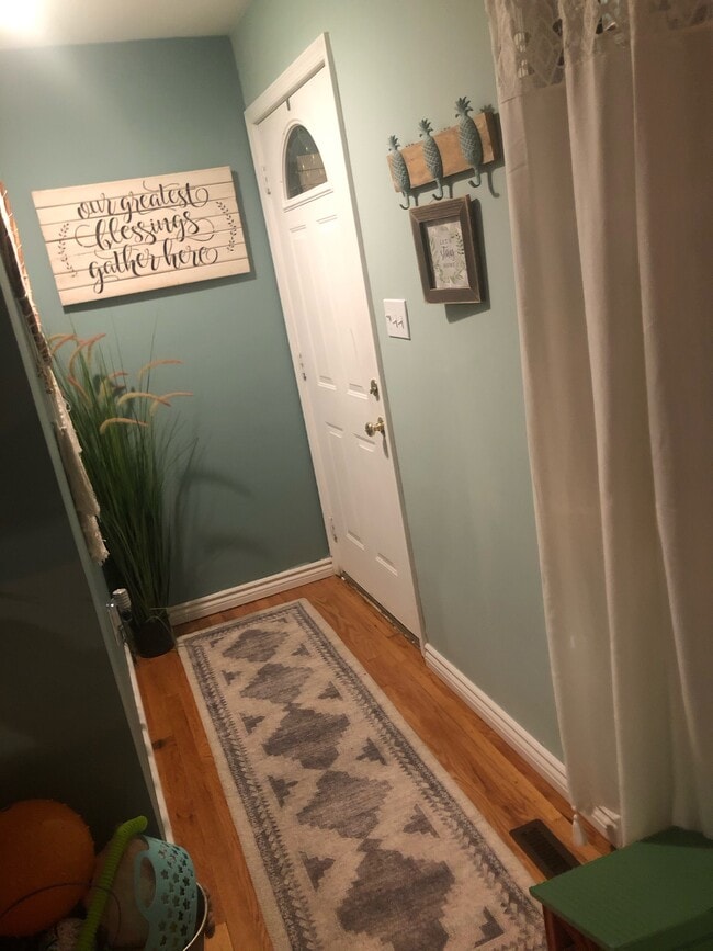 Foto del edificio - 6108 Lone Pond Ln
