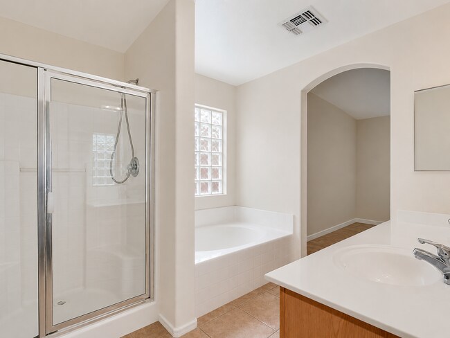 Foto del edificio - 15287 W Laurel Ln